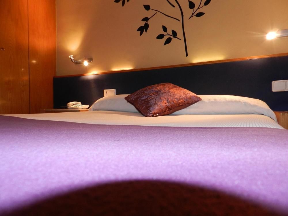 Hotel Travessera 2*